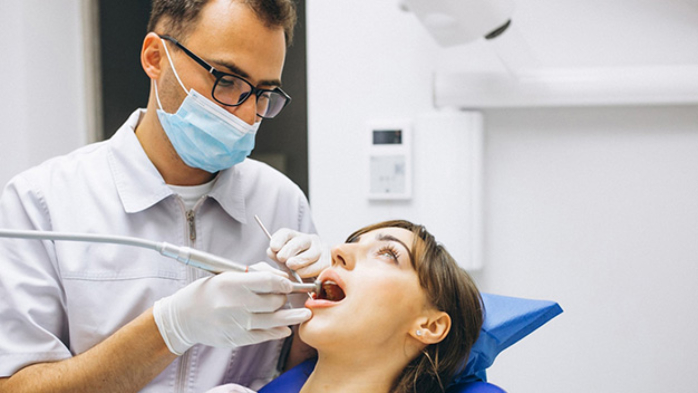 Dental-Assistant-vs-Hygienist