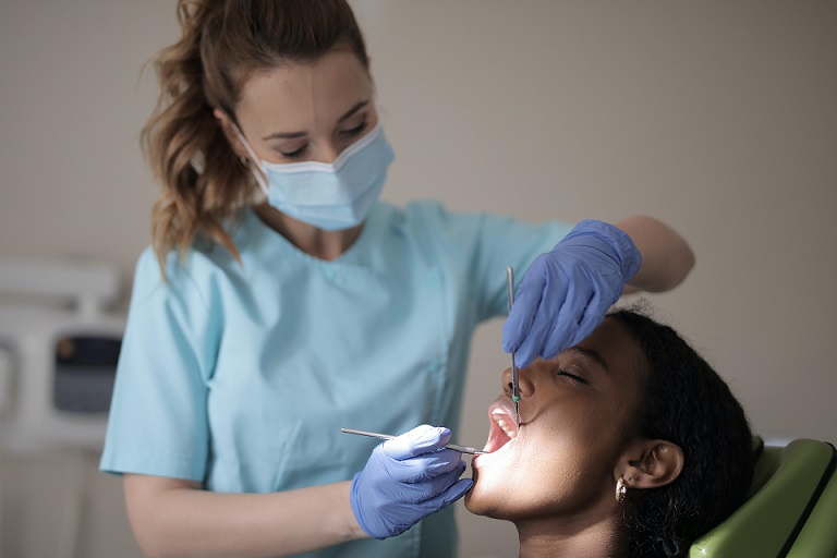 how to become a dental assistant